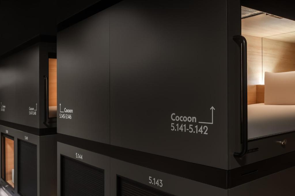 Zedwell Capsule | Piccadilly Circus